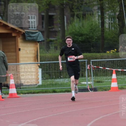 13.04.2025 - Hammer Lauf A. Gomolzig http://msf.ph/oto/7666965 13.04.2025 12:49:59 Ziel 998, 1707 meine-sportfotos.de