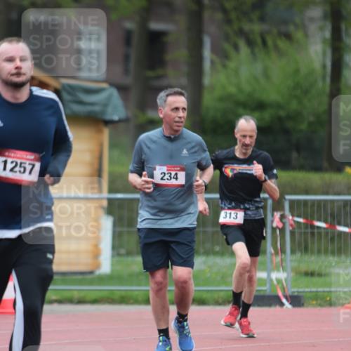 13.04.2025 - Hammer Lauf A. Gomolzig http://msf.ph/oto/7667036 13.04.2025 12:51:01 Ziel 234, 313, 1257, 1589 meine-sportfotos.de