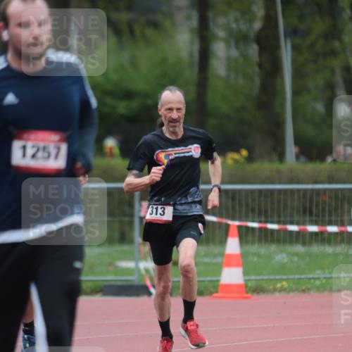 13.04.2025 - Hammer Lauf A. Gomolzig http://msf.ph/oto/7667037 13.04.2025 12:51:02 Ziel 234, 313, 1257, 1589 meine-sportfotos.de