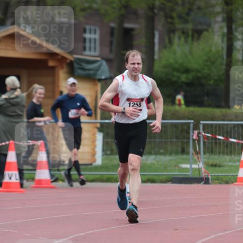 13.04.2025 - Hammer Lauf A. Gomolzig http://msf.ph/oto/7667059 13.04.2025 12:51:27 Ziel 1049, 1258 meine-sportfotos.de