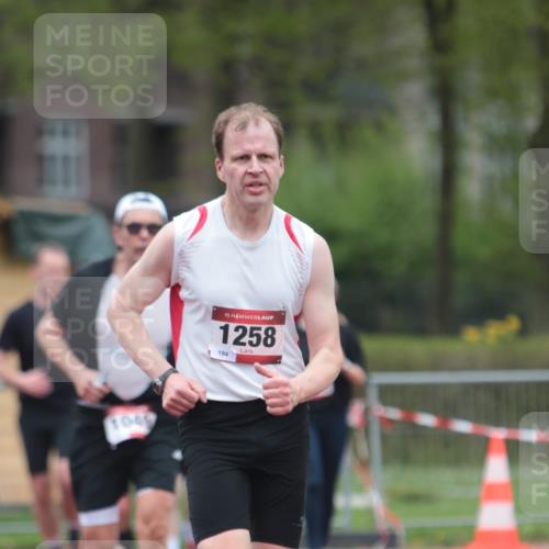 13.04.2025 - Hammer Lauf A. Gomolzig http://msf.ph/oto/7667061 13.04.2025 12:51:29 Ziel 1049, 1258 meine-sportfotos.de