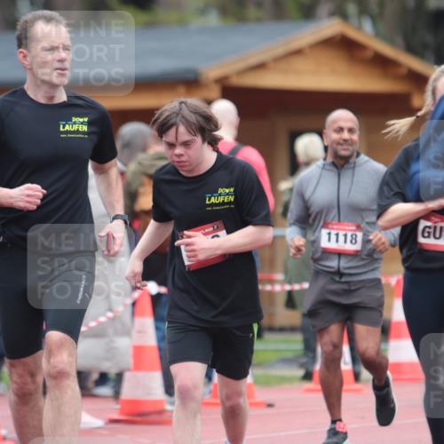 13.04.2025 - Hammer Lauf A. Gomolzig http://msf.ph/oto/7667073 13.04.2025 12:51:36 Ziel 109, 980, 1040, 1117, 1118, 1280, 1560, 1862 meine-sportfotos.de