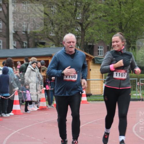 13.04.2025 - Hammer Lauf A. Gomolzig http://msf.ph/oto/7667087 13.04.2025 12:51:49 Ziel 674, 1107, 1108 meine-sportfotos.de