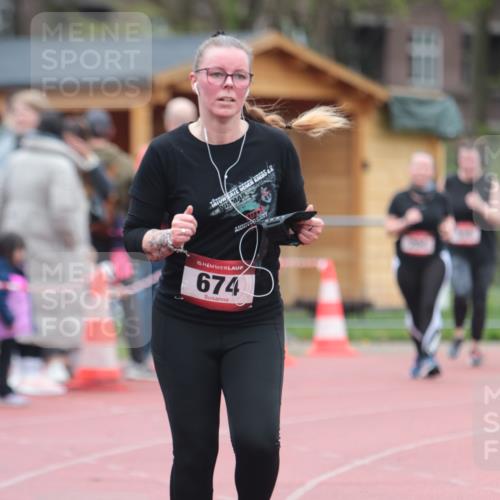 13.04.2025 - Hammer Lauf A. Gomolzig http://msf.ph/oto/7667089 13.04.2025 12:51:53 Ziel 294, 556, 674 meine-sportfotos.de