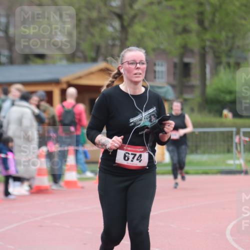 13.04.2025 - Hammer Lauf A. Gomolzig http://msf.ph/oto/7667092 13.04.2025 12:51:53 Ziel 294, 556, 674 meine-sportfotos.de