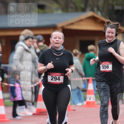 13.04.2025 - Hammer Lauf A. Gomolzig http://msf.ph/oto/7667096 13.04.2025 12:51:58 Ziel 294, 556 meine-sportfotos.de