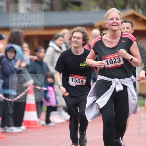 13.04.2025 - Hammer Lauf A. Gomolzig http://msf.ph/oto/7667104 13.04.2025 12:52:05 Ziel 1022, 1023, 1555 meine-sportfotos.de