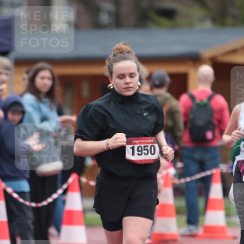 13.04.2025 - Hammer Lauf A. Gomolzig http://msf.ph/oto/7667131 13.04.2025 12:52:39 Ziel 178, 220, 1950 meine-sportfotos.de