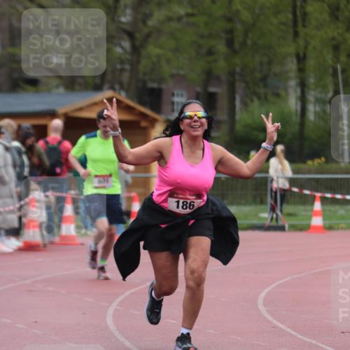 13.04.2025 - Hammer Lauf A. Gomolzig http://msf.ph/oto/7667150 13.04.2025 12:53:12 Ziel 186, 601, 773 meine-sportfotos.de