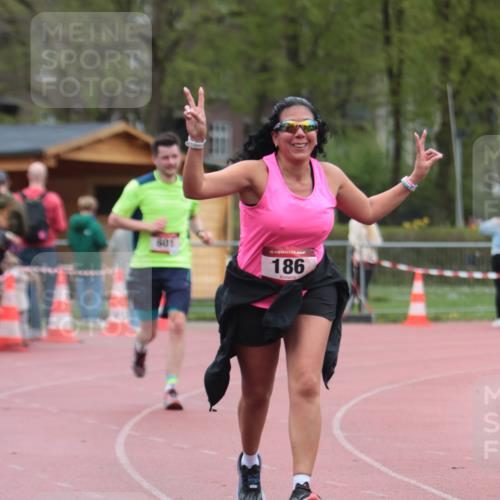 13.04.2025 - Hammer Lauf A. Gomolzig http://msf.ph/oto/7667152 13.04.2025 12:53:13 Ziel 186, 601, 773 meine-sportfotos.de
