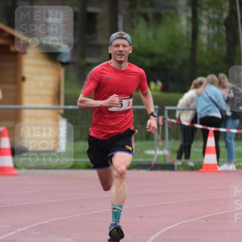 13.04.2025 - Hammer Lauf A. Gomolzig http://msf.ph/oto/7667159 13.04.2025 12:53:25 Ziel 6, 553, 1826 meine-sportfotos.de