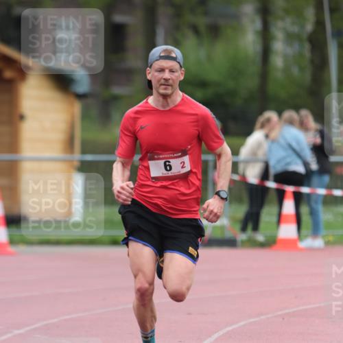 13.04.2025 - Hammer Lauf A. Gomolzig http://msf.ph/oto/7667160 13.04.2025 12:53:25 Ziel 6, 553, 1826 meine-sportfotos.de
