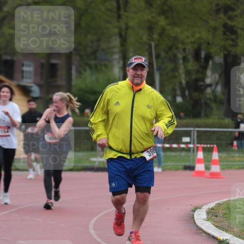 13.04.2025 - Hammer Lauf A. Gomolzig http://msf.ph/oto/7667178 13.04.2025 12:53:44 Ziel 153, 396, 558, 1154, 1590, 1812, 1858, 1896 meine-sportfotos.de