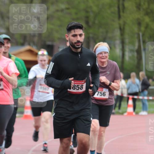 13.04.2025 - Hammer Lauf A. Gomolzig http://msf.ph/oto/7667196 13.04.2025 12:53:57 Ziel 670, 756, 858, 1567, 1571, 1572 meine-sportfotos.de