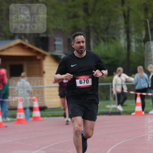 13.04.2025 - Hammer Lauf A. Gomolzig http://msf.ph/oto/7667200 13.04.2025 12:54:04 Ziel 384, 670, 1808 meine-sportfotos.de
