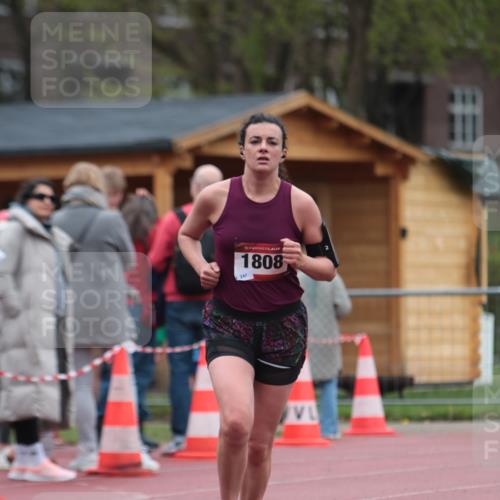 13.04.2025 - Hammer Lauf A. Gomolzig http://msf.ph/oto/7667203 13.04.2025 12:54:08 Ziel 384, 1808 meine-sportfotos.de