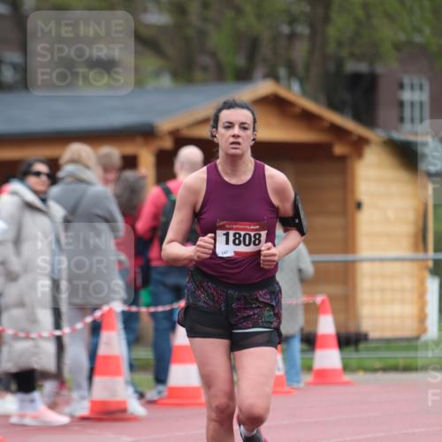 13.04.2025 - Hammer Lauf A. Gomolzig http://msf.ph/oto/7667204 13.04.2025 12:54:08 Ziel 384, 1808 meine-sportfotos.de