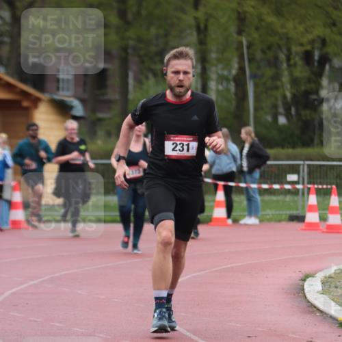 13.04.2025 - Hammer Lauf A. Gomolzig http://msf.ph/oto/7667244 13.04.2025 12:54:44 Ziel 231, 1372, 1554 meine-sportfotos.de