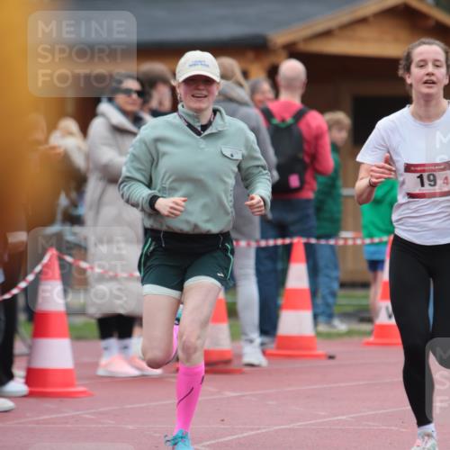 13.04.2025 - Hammer Lauf A. Gomolzig http://msf.ph/oto/7667263 13.04.2025 12:55:00 Ziel 19, 20, 1375 meine-sportfotos.de