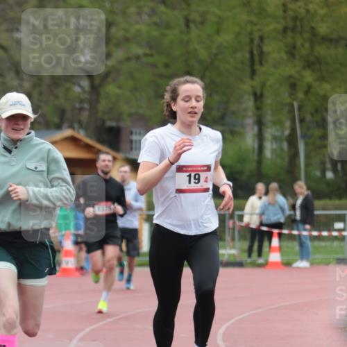 13.04.2025 - Hammer Lauf A. Gomolzig http://msf.ph/oto/7667266 13.04.2025 12:55:03 Ziel 19, 20, 1375 meine-sportfotos.de
