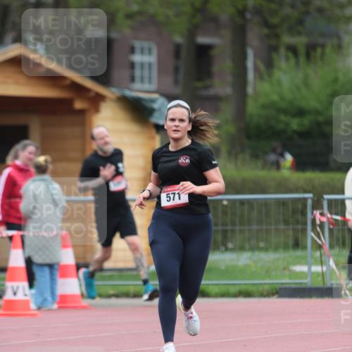 13.04.2025 - Hammer Lauf A. Gomolzig http://msf.ph/oto/7667282 13.04.2025 12:55:51 Ziel 571, 1051 meine-sportfotos.de