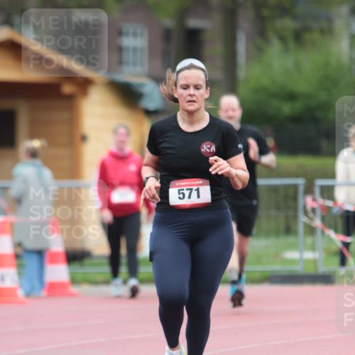 13.04.2025 - Hammer Lauf A. Gomolzig http://msf.ph/oto/7667285 13.04.2025 12:55:52 Ziel 571, 1051 meine-sportfotos.de