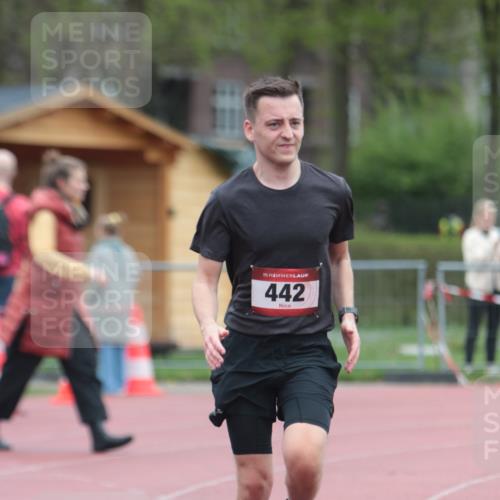 13.04.2025 - Hammer Lauf A. Gomolzig http://msf.ph/oto/7667315 13.04.2025 12:56:20 Ziel 397, 442 meine-sportfotos.de