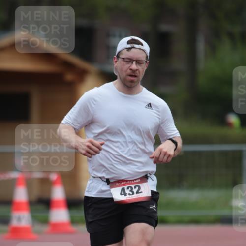 13.04.2025 - Hammer Lauf A. Gomolzig http://msf.ph/oto/7667371 13.04.2025 12:58:04 Ziel 432, 705 meine-sportfotos.de