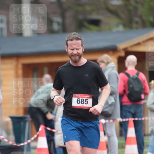 13.04.2025 - Hammer Lauf A. Gomolzig http://msf.ph/oto/7667385 13.04.2025 12:58:34 Ziel 599, 685, 1265, 1268 meine-sportfotos.de
