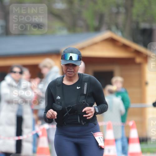 13.04.2025 - Hammer Lauf A. Gomolzig http://msf.ph/oto/7667387 13.04.2025 12:58:41 Ziel 588, 599, 1768 meine-sportfotos.de