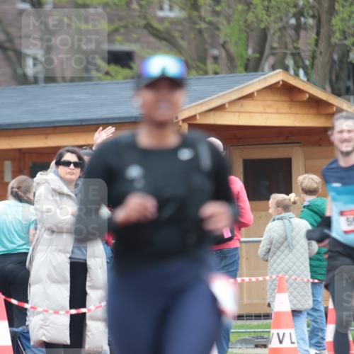 13.04.2025 - Hammer Lauf A. Gomolzig http://msf.ph/oto/7667389 13.04.2025 12:58:42 Ziel 588, 599, 1768 meine-sportfotos.de