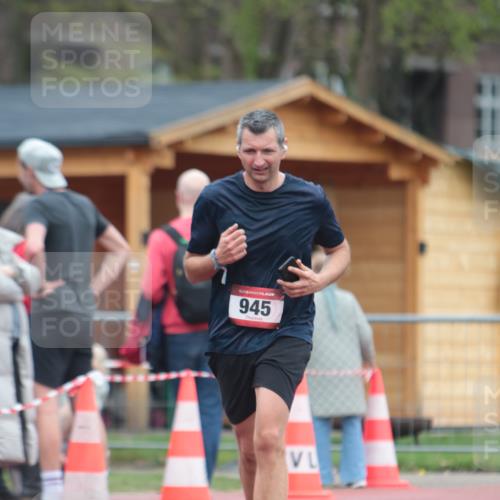 13.04.2025 - Hammer Lauf A. Gomolzig http://msf.ph/oto/7667395 13.04.2025 12:59:20 Ziel 945, 1930 meine-sportfotos.de