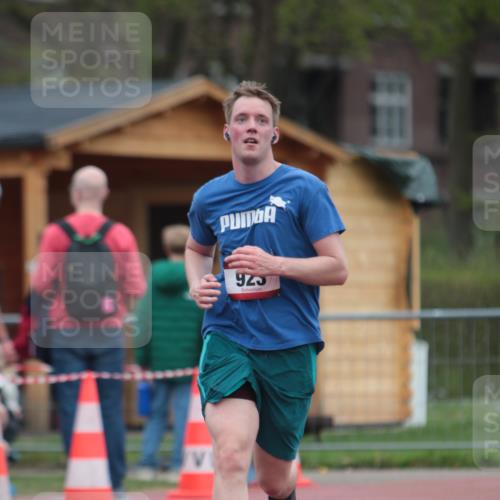 13.04.2025 - Hammer Lauf A. Gomolzig http://msf.ph/oto/7667410 13.04.2025 12:59:40 Ziel 923 meine-sportfotos.de