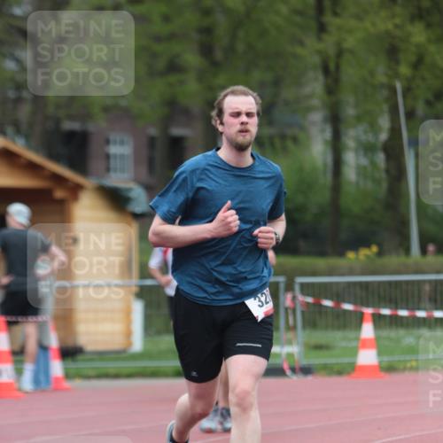 13.04.2025 - Hammer Lauf A. Gomolzig http://msf.ph/oto/7667429 13.04.2025 13:00:36 Ziel 320, 1810 meine-sportfotos.de