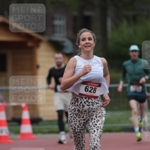 13.04.2025 - Hammer Lauf A. Gomolzig http://msf.ph/oto/7667462 13.04.2025 13:01:21 Ziel 474, 628, 1103 meine-sportfotos.de