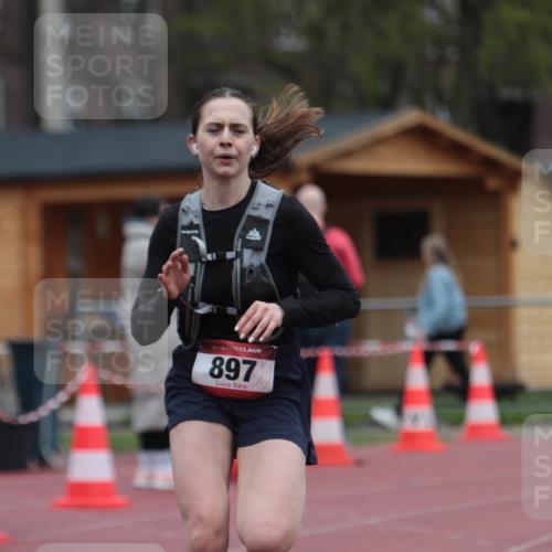 13.04.2025 - Hammer Lauf A. Gomolzig http://msf.ph/oto/7667513 13.04.2025 13:02:54 Ziel 897 meine-sportfotos.de