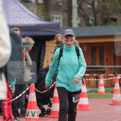 13.04.2025 - Hammer Lauf A. Gomolzig http://msf.ph/oto/7667666 13.04.2025 13:10:42 Ziel 2001 meine-sportfotos.de