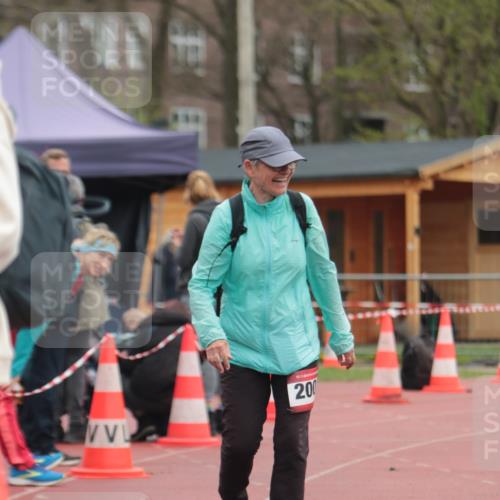 13.04.2025 - Hammer Lauf A. Gomolzig http://msf.ph/oto/7667667 13.04.2025 13:10:44 Ziel 2001 meine-sportfotos.de