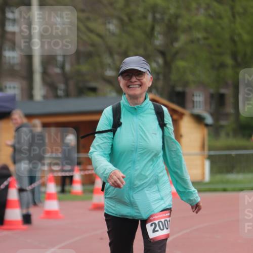 13.04.2025 - Hammer Lauf A. Gomolzig http://msf.ph/oto/7667669 13.04.2025 13:10:46 Ziel 2001 meine-sportfotos.de