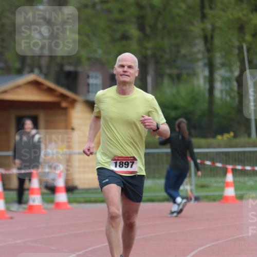 13.04.2025 - Hammer Lauf A. Gomolzig http://msf.ph/oto/7667697 13.04.2025 13:13:04 Ziel 5, 1897 meine-sportfotos.de