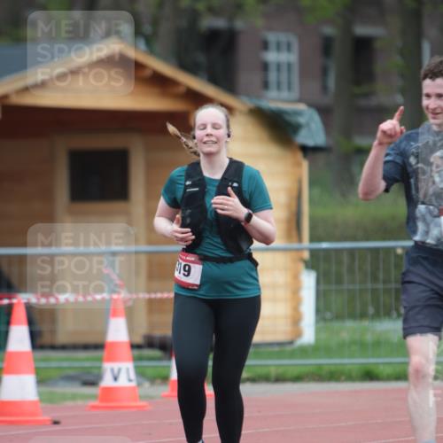 13.04.2025 - Hammer Lauf A. Gomolzig http://msf.ph/oto/7667798 13.04.2025 13:18:23 Ziel 7, 319, 433 meine-sportfotos.de