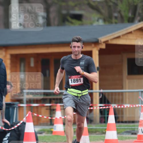 13.04.2025 - Hammer Lauf A. Gomolzig http://msf.ph/oto/7667821 13.04.2025 13:19:55 Ziel 1891 meine-sportfotos.de