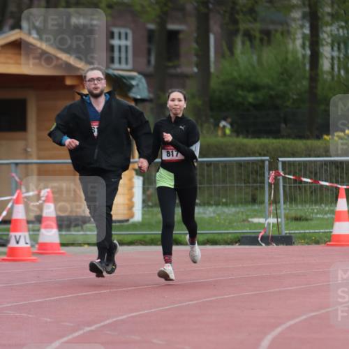 13.04.2025 - Hammer Lauf A. Gomolzig http://msf.ph/oto/7667859 13.04.2025 13:21:57 Ziel 817, 818 meine-sportfotos.de
