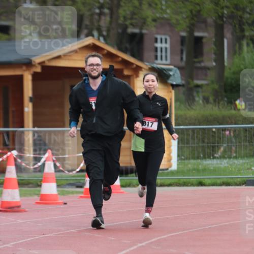 13.04.2025 - Hammer Lauf A. Gomolzig http://msf.ph/oto/7667861 13.04.2025 13:21:58 Ziel 817, 818 meine-sportfotos.de
