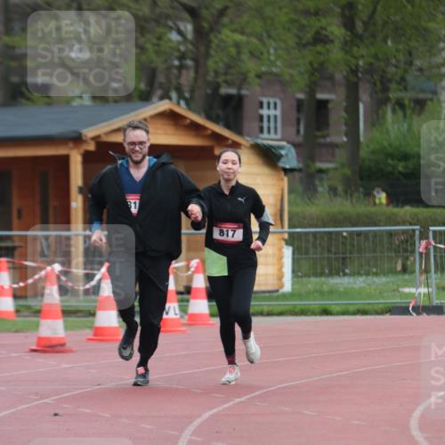 13.04.2025 - Hammer Lauf A. Gomolzig http://msf.ph/oto/7667862 13.04.2025 13:21:58 Ziel 817, 818 meine-sportfotos.de