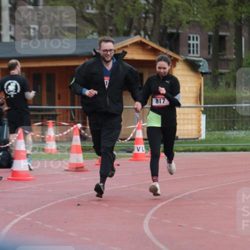 13.04.2025 - Hammer Lauf A. Gomolzig http://msf.ph/oto/7667863 13.04.2025 13:21:59 Ziel 817, 818 meine-sportfotos.de