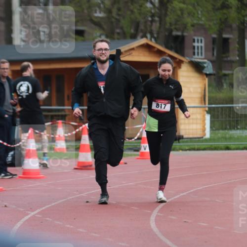 13.04.2025 - Hammer Lauf A. Gomolzig http://msf.ph/oto/7667864 13.04.2025 13:21:59 Ziel 817, 818 meine-sportfotos.de