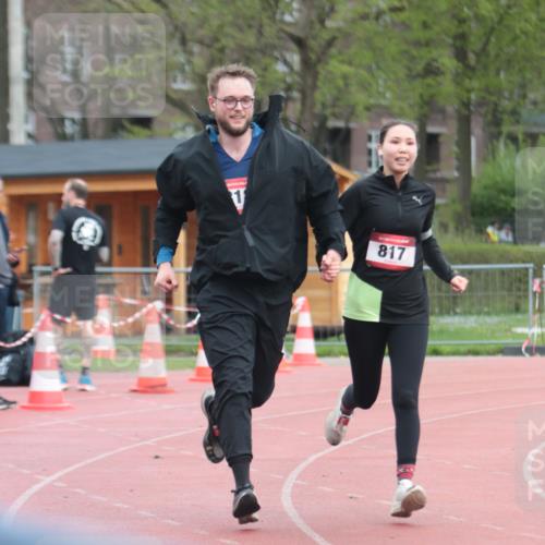 13.04.2025 - Hammer Lauf A. Gomolzig http://msf.ph/oto/7667868 13.04.2025 13:22:01 Ziel 817, 818 meine-sportfotos.de