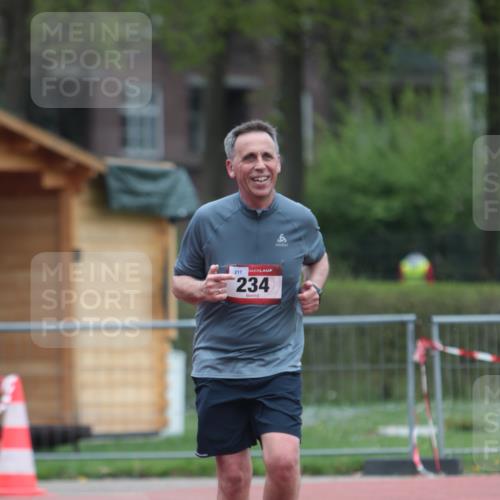 13.04.2025 - Hammer Lauf A. Gomolzig http://msf.ph/oto/7667871 13.04.2025 13:25:23 Ziel 234 meine-sportfotos.de