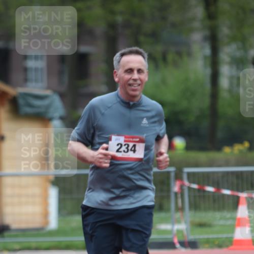 13.04.2025 - Hammer Lauf A. Gomolzig http://msf.ph/oto/7667875 13.04.2025 13:25:24 Ziel 234 meine-sportfotos.de